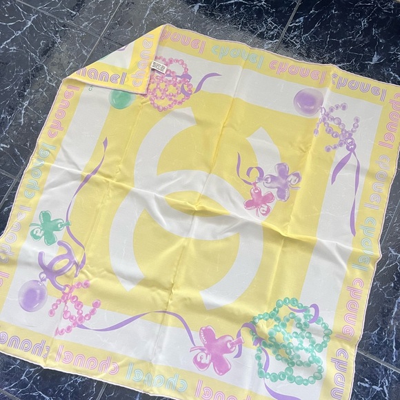 CHANEL Silk Scarf Bijoux Jewellery Pearls Earrings CC Logo - Picture 13 of 14